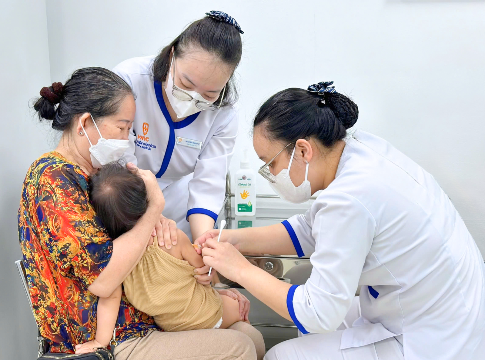 Vì sao đã có vaccine nhưng dịch bệnh sốt xuất huyết vẫn gia tăng mạnh?